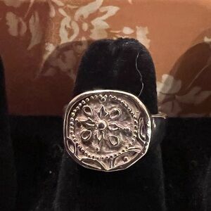 Silpada Beautifully Etched Mini Coin Sterling Silver Ring. Size 7. RARE R2754